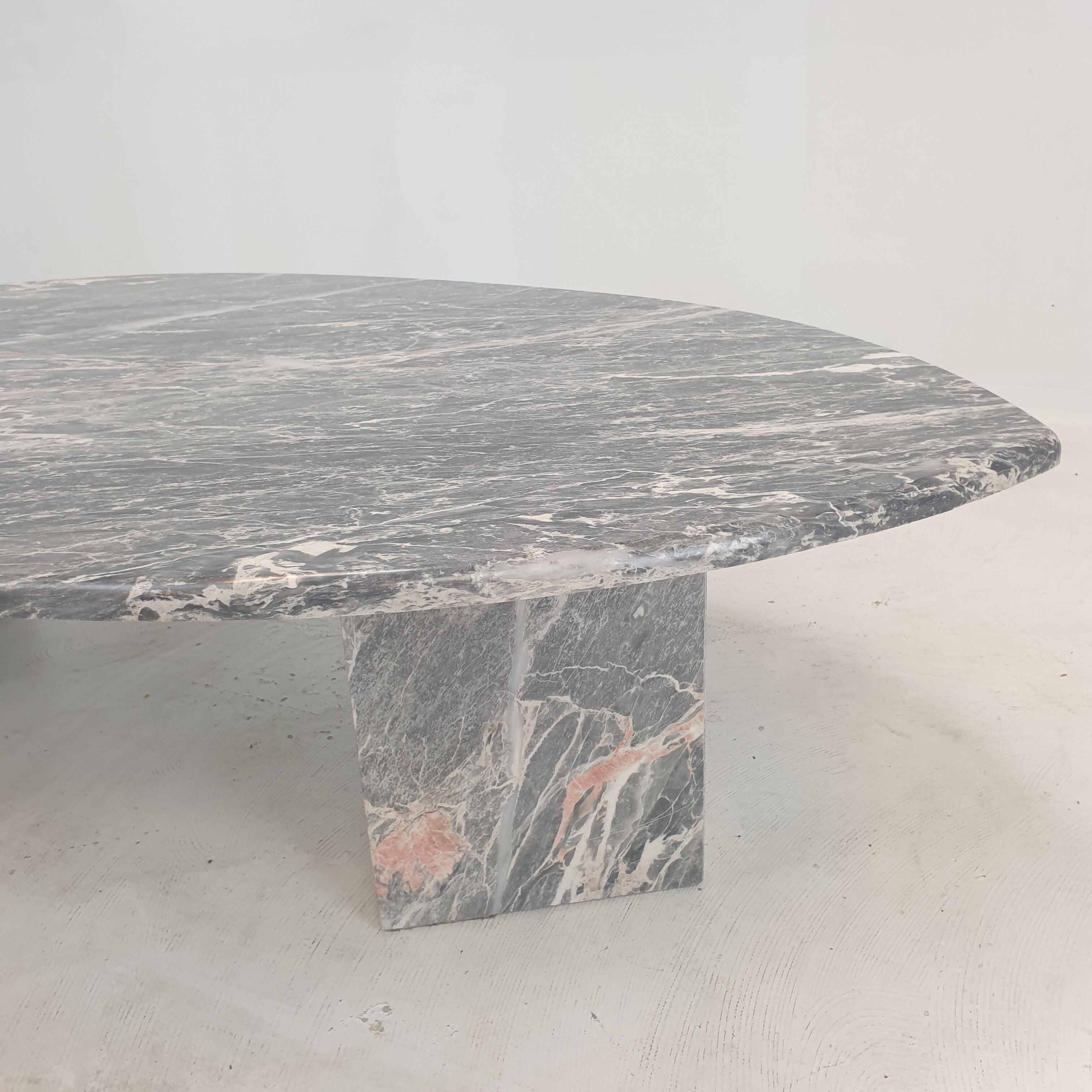 Italian marble leaf shape coffee table, 1980's