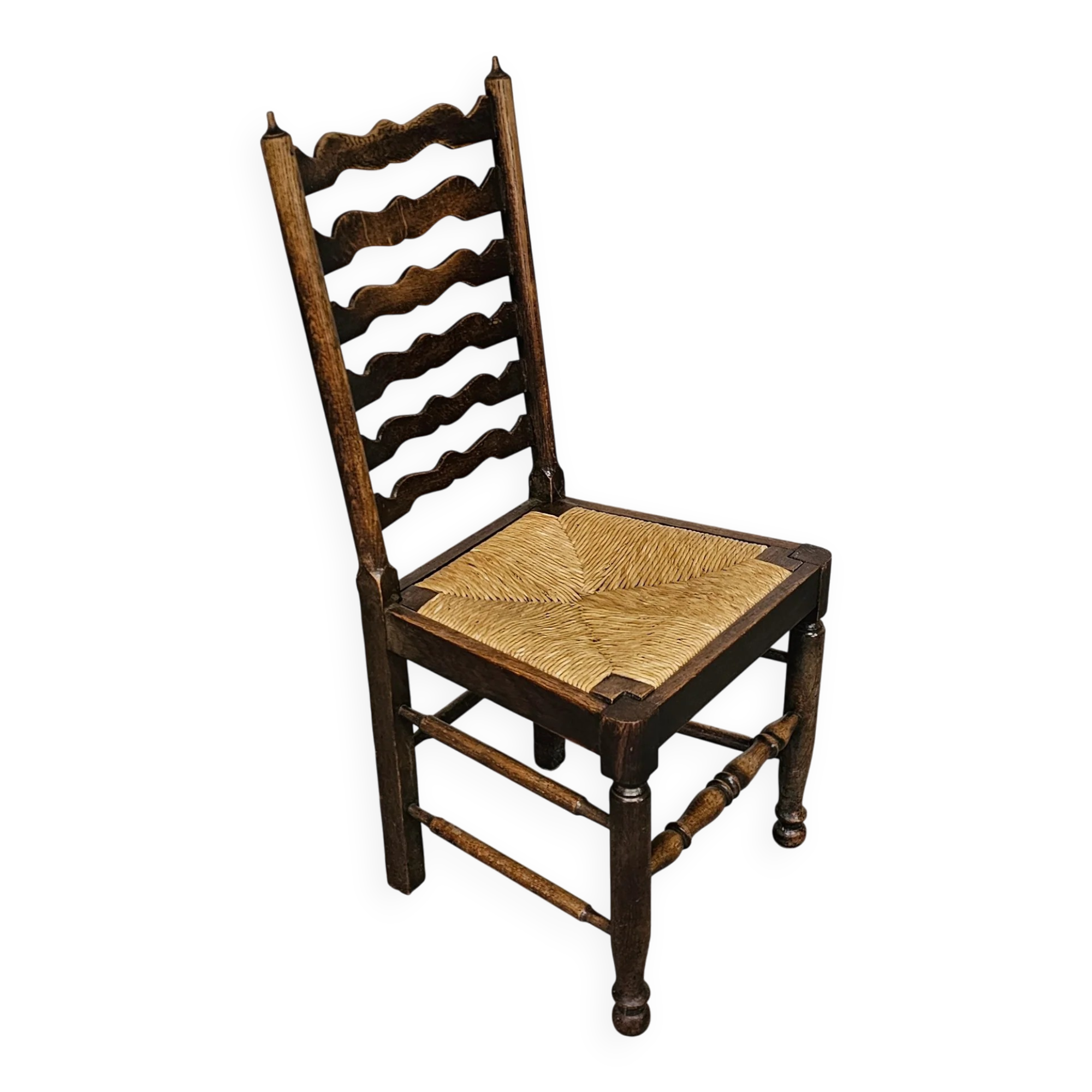 Ensemble de 4 chaises de salle à manger en chêne, rustiques, de ferme, à dossier en échelle avec sièges en jonc, années 1960