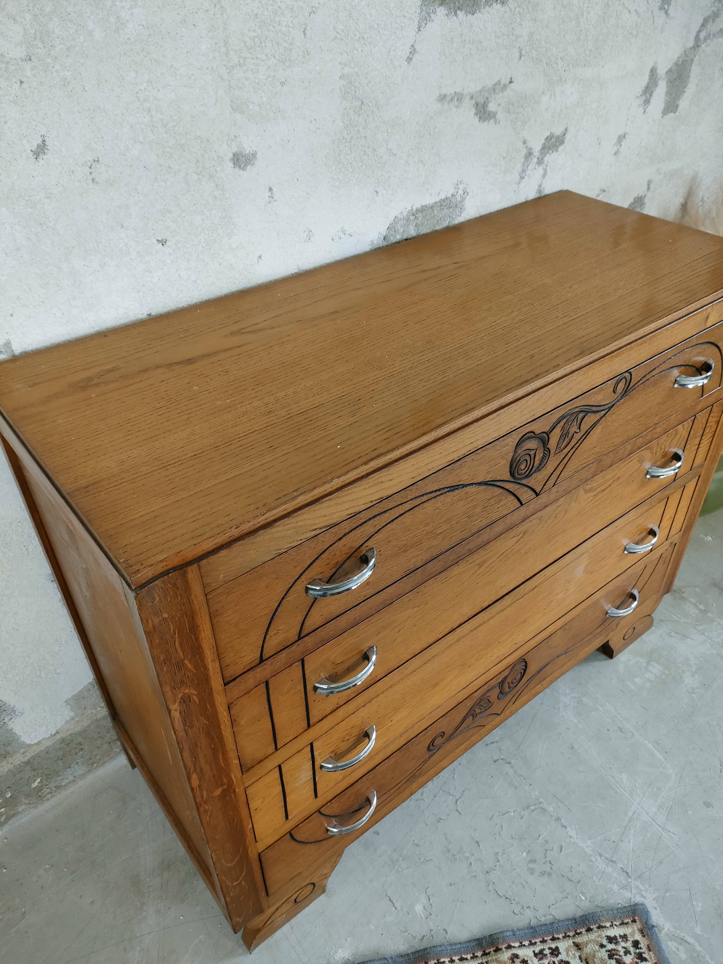 Art deco chest of drawers
