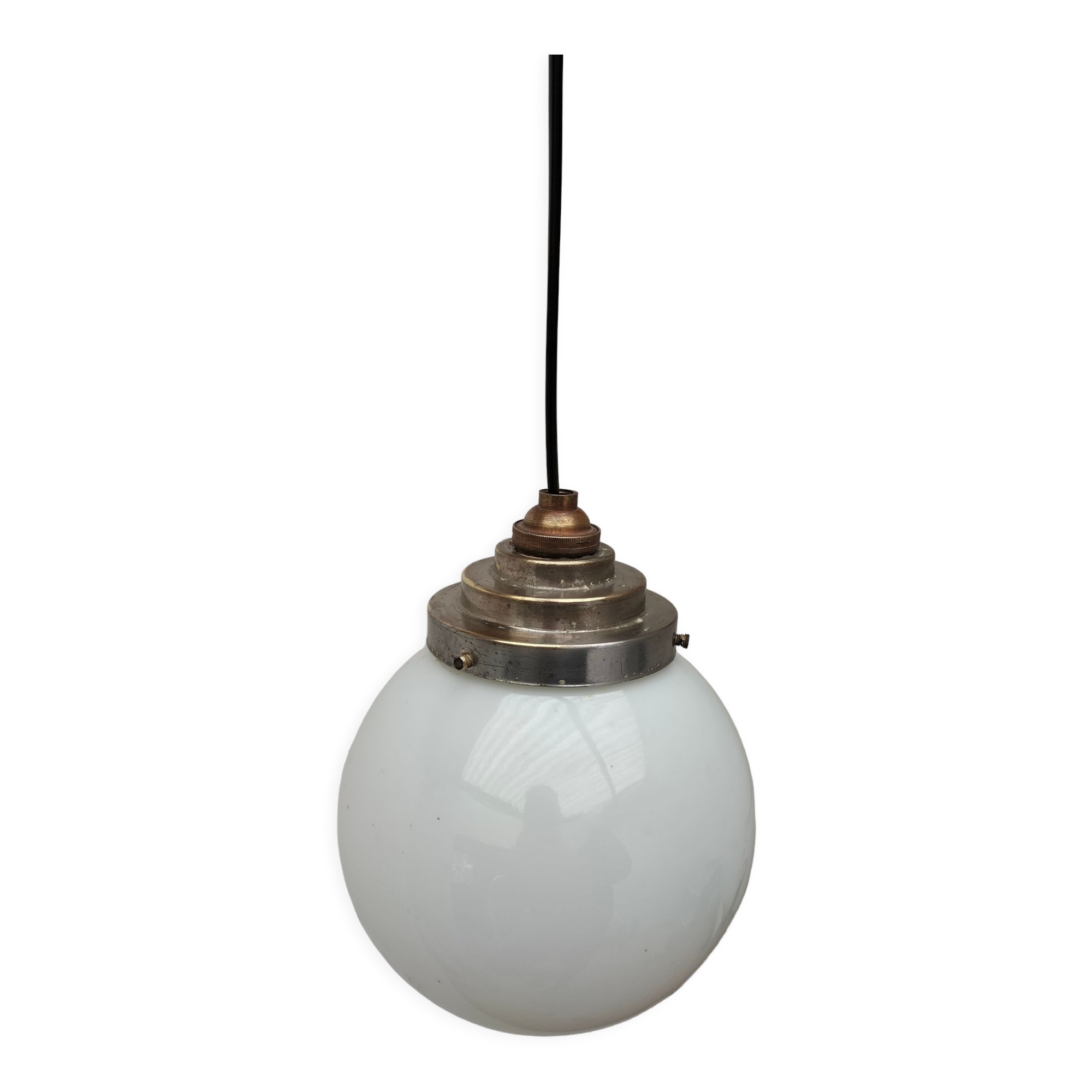 Suspension ball opaline