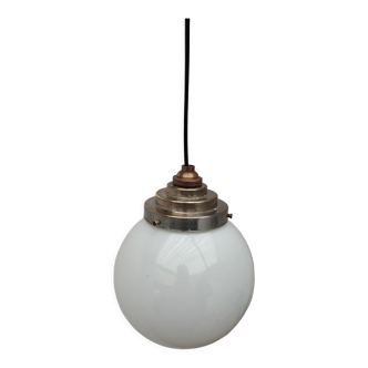 Suspension ball opaline