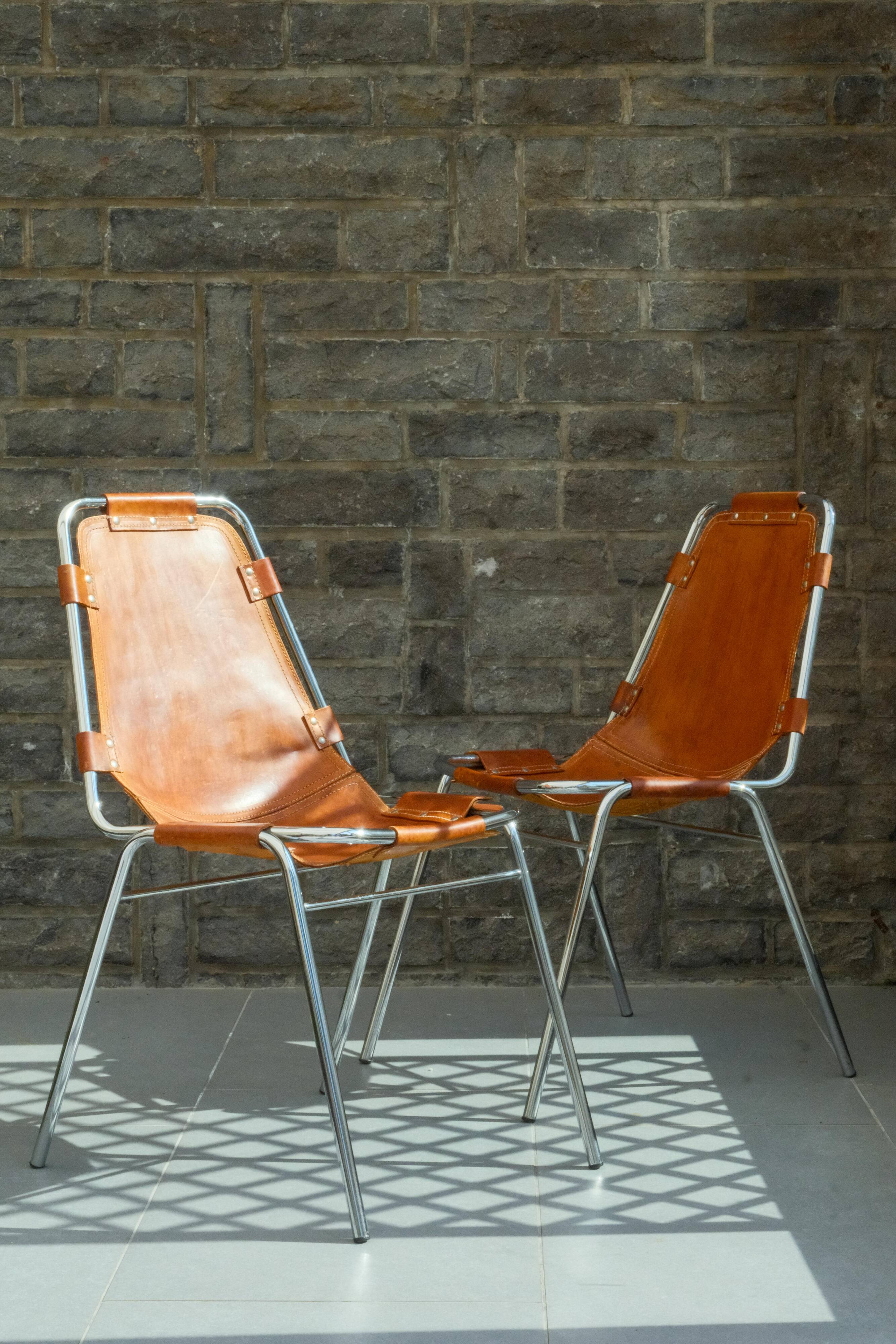 Chair Les Arcs Charlotte Perriand – Vintage patinated leather from the 60s/70s
