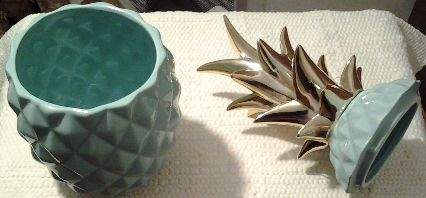 Ceramic pineapple