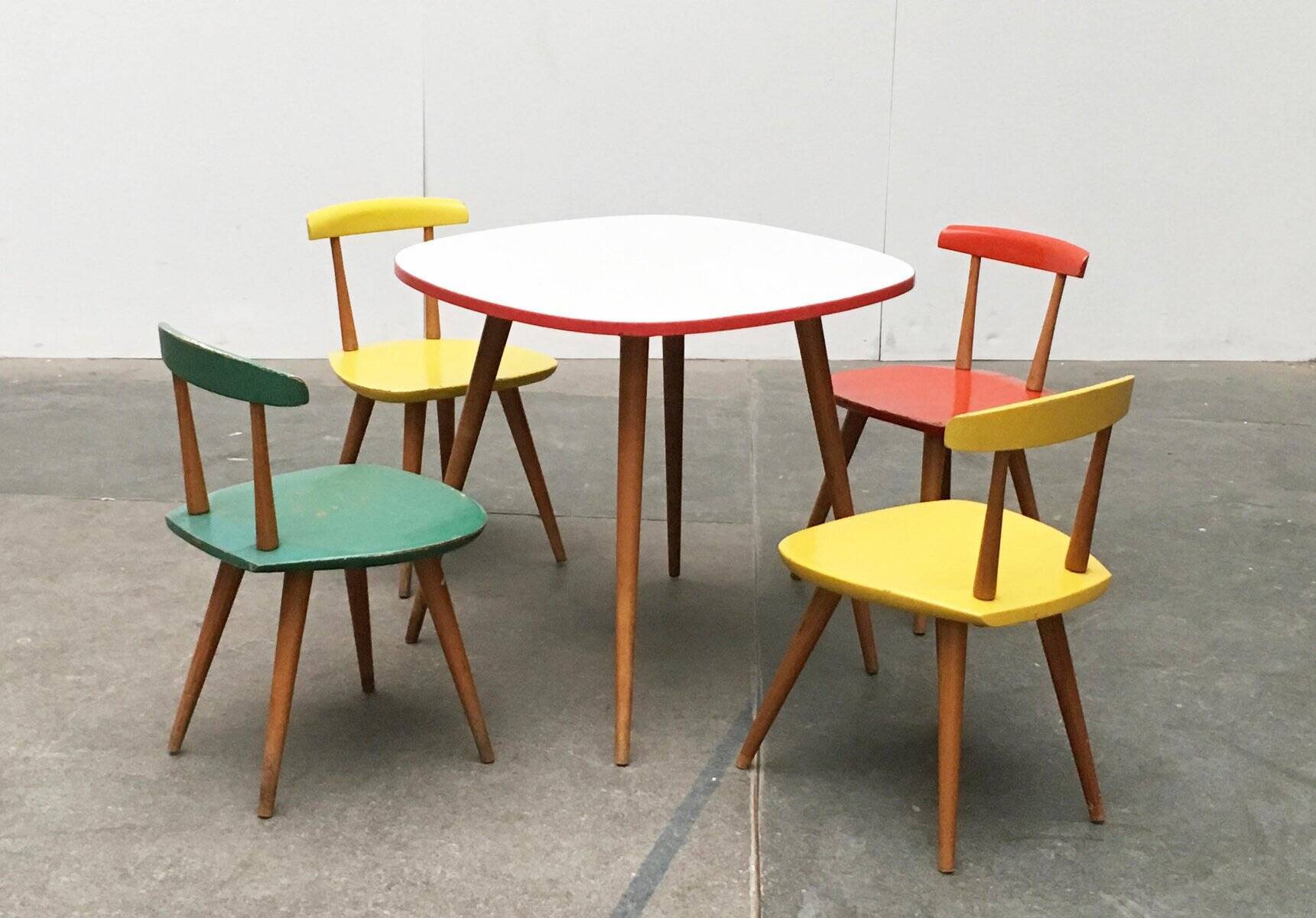 Children's table and chair set by Karla Drabsch for Kleid & Raum, 1950s, set of 5.