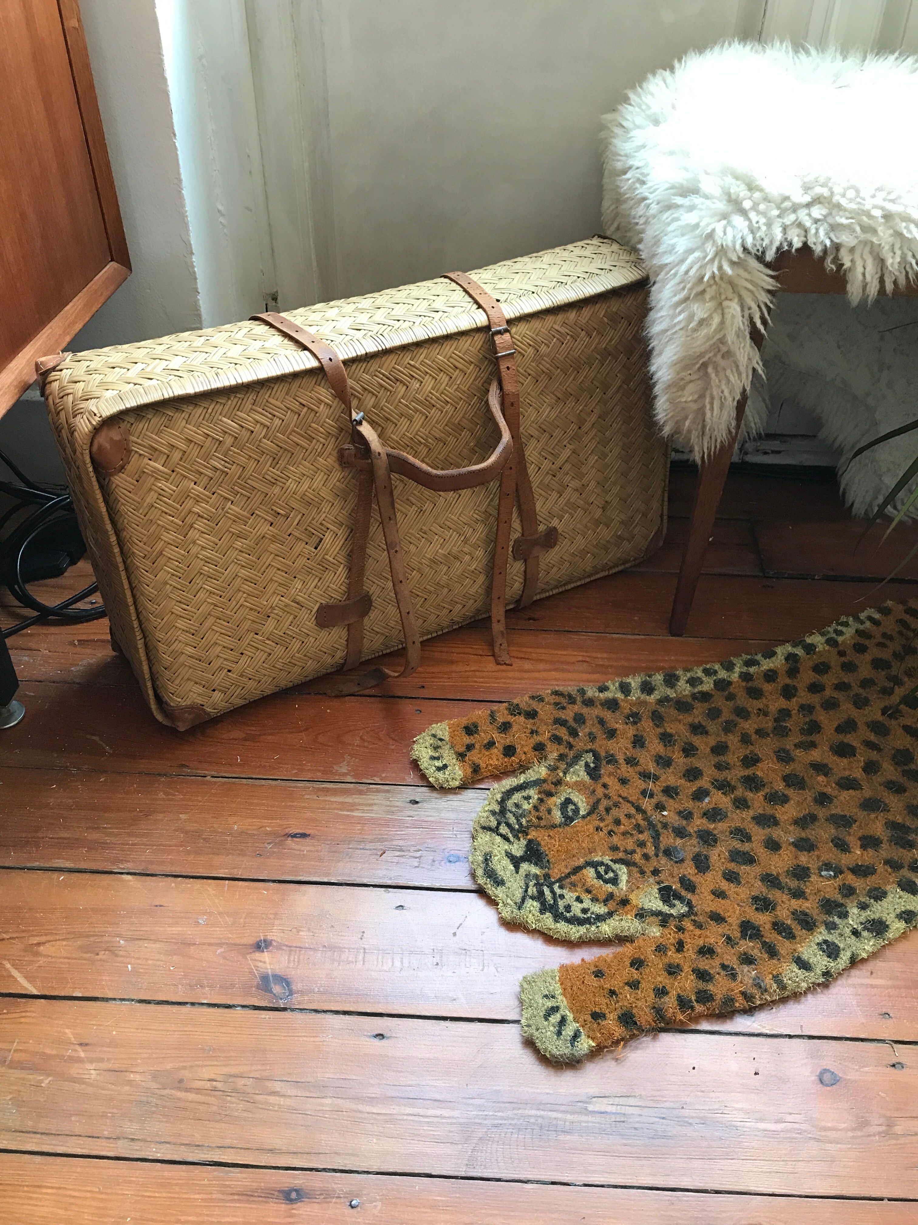 Colonial suitcase