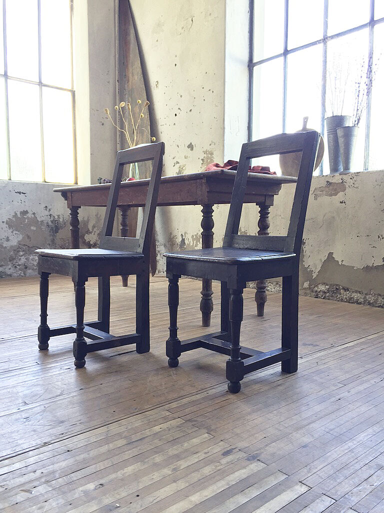 Pair chairs Lorraine