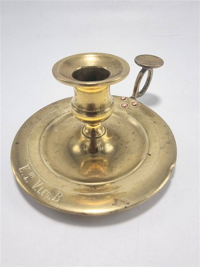 Hand candle holder