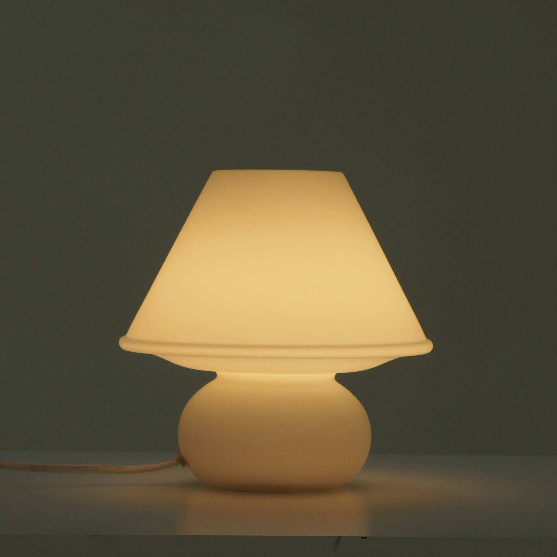 Lampe en verre en forme de champignon Modèle 6249 par Glasshütte Limburg