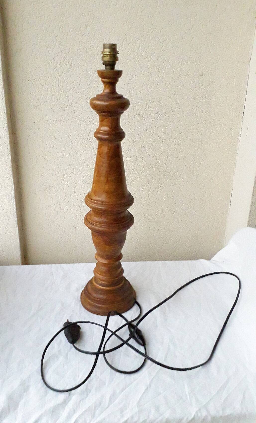 Wooden lamp foot