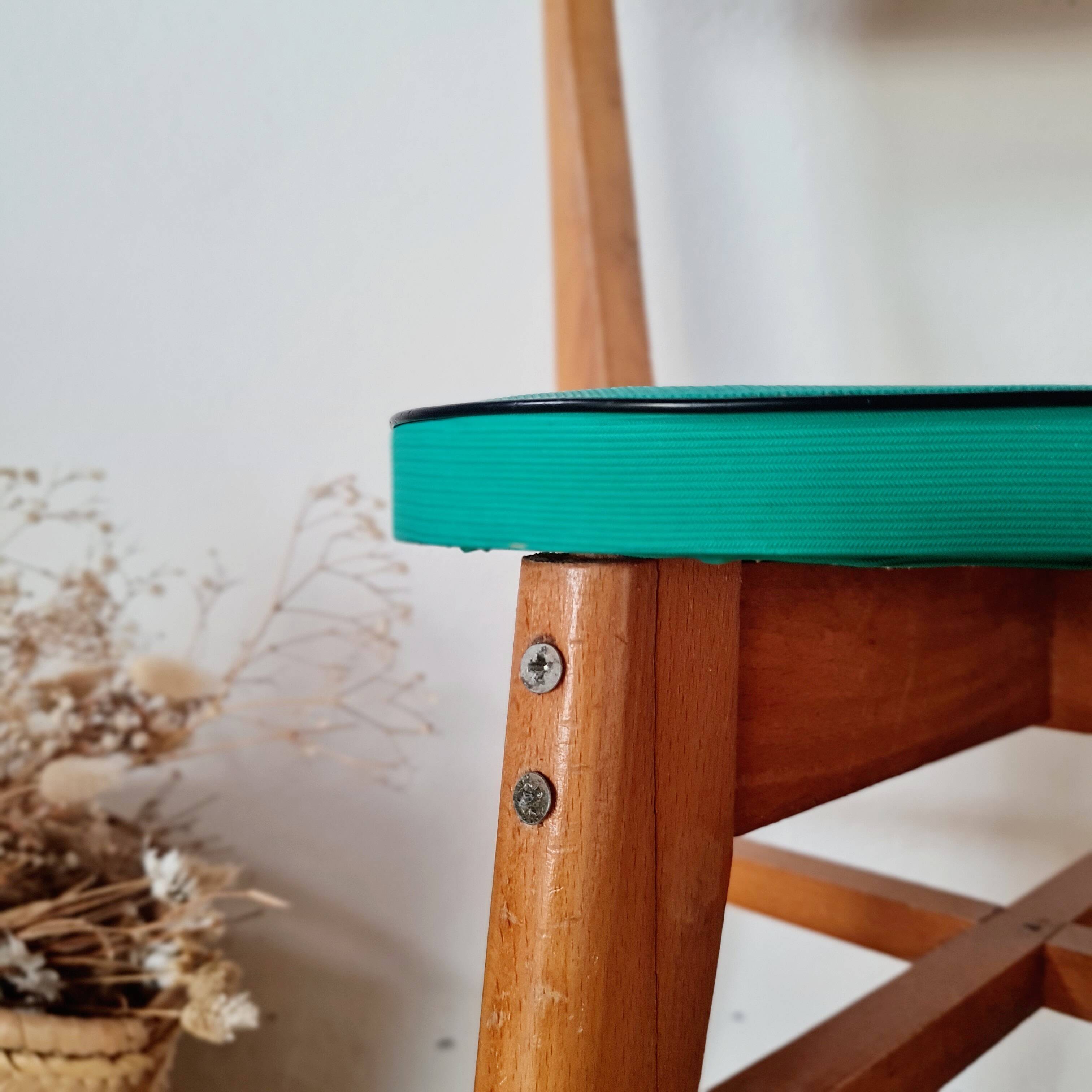 Chaise bistrot années 60 verte