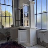 XL display case with white patina