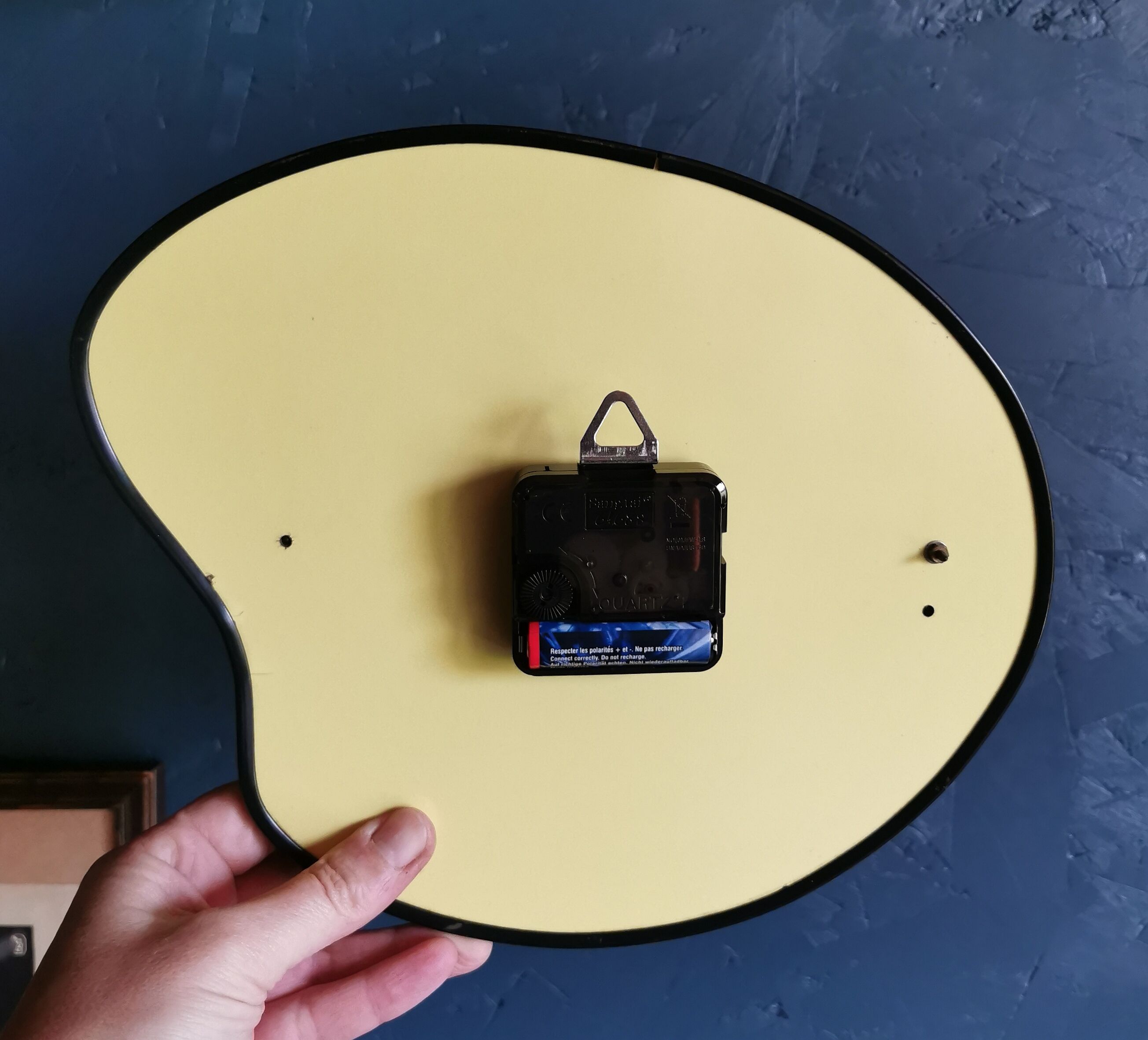 Vintage formica clock silent wall clock asymmetrical 60s "Yellow black"