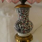 Small earthenware lamp from Gien. Cashmere decoration.