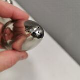 Un magnifique ensemble sel et poivre en acier inoxydable, style space age des années 1980.