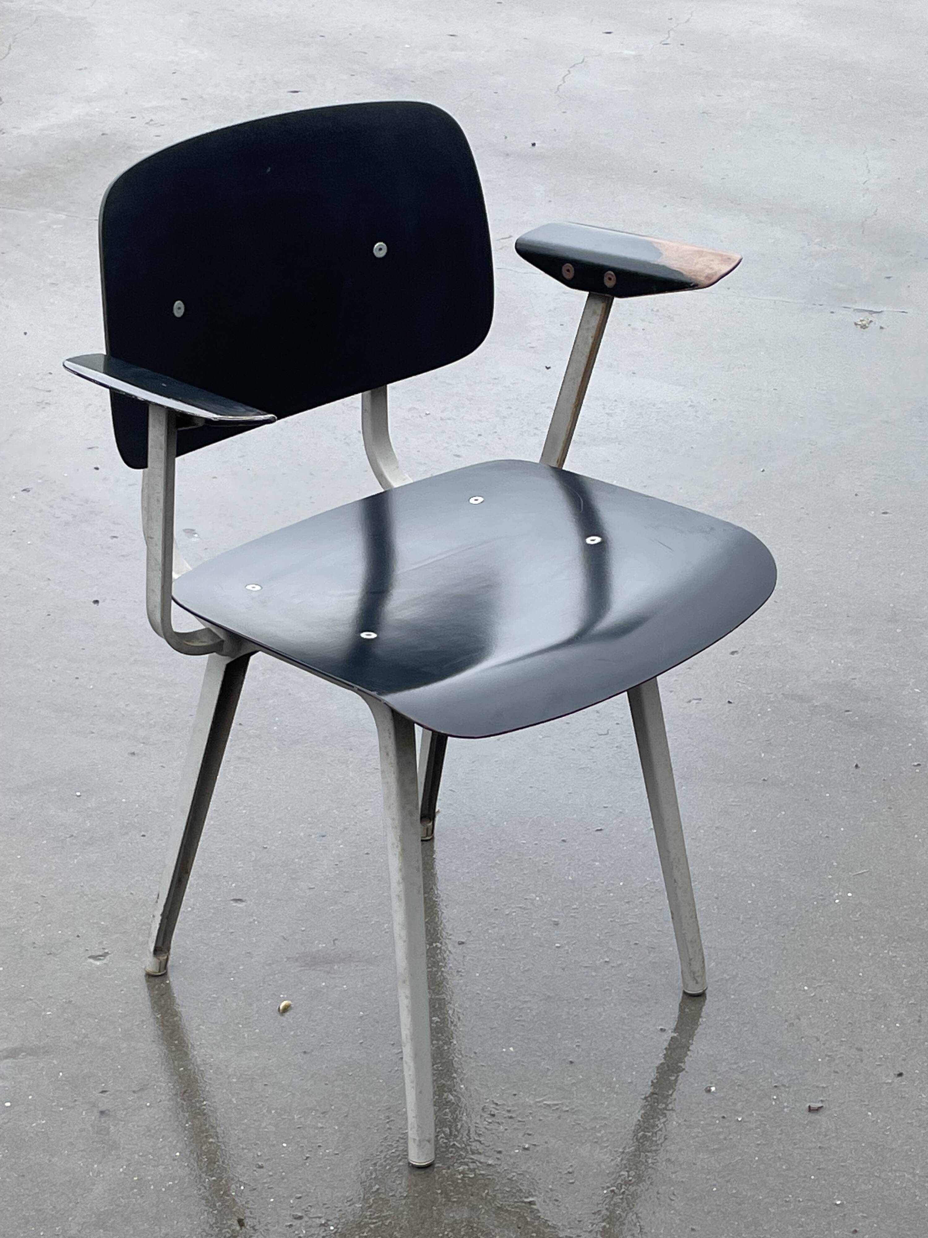 Friso Kramer Revolt arm chair for Ahrend de Cirkel 1953