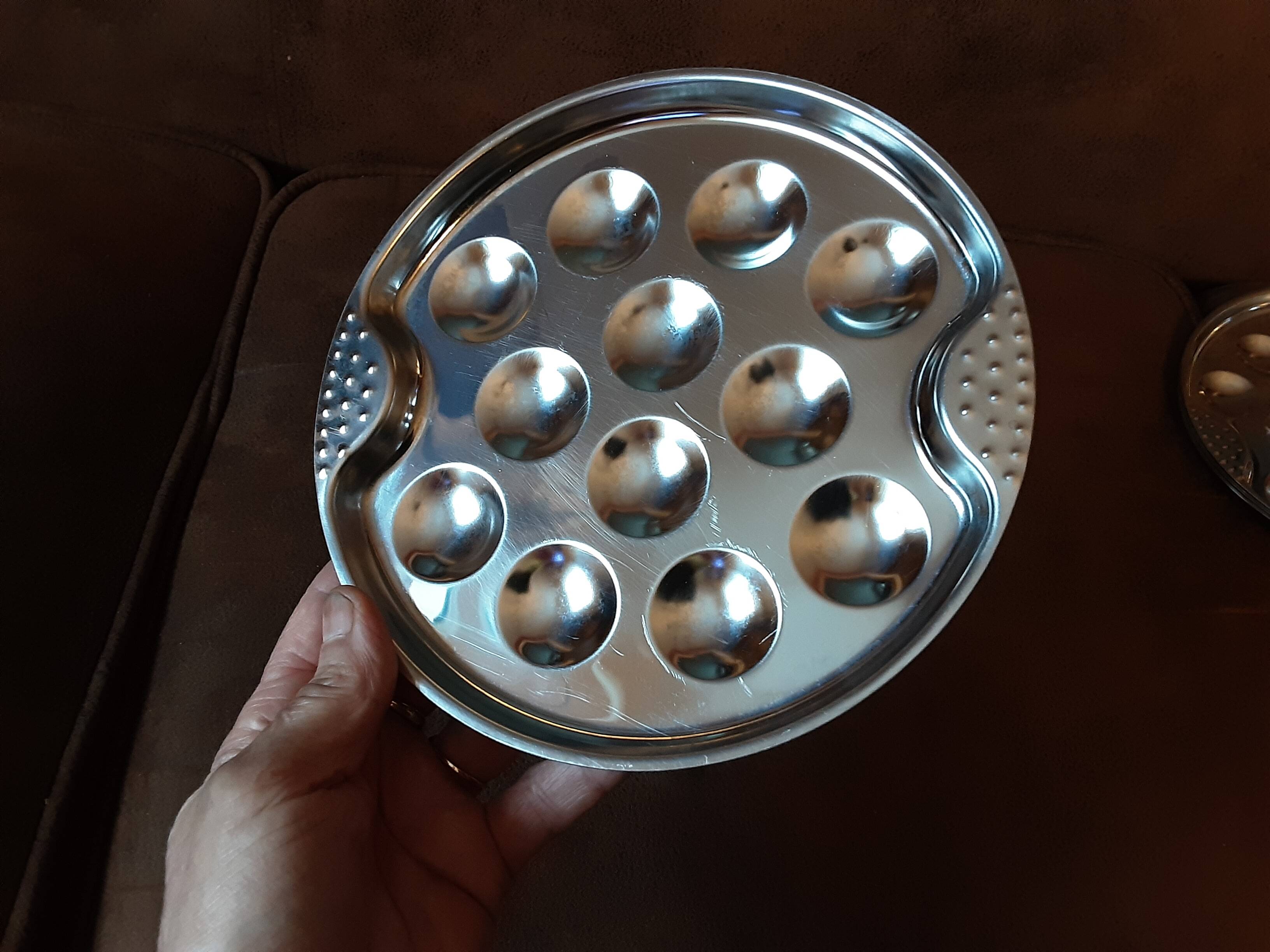 Set of 6 metal snail plates