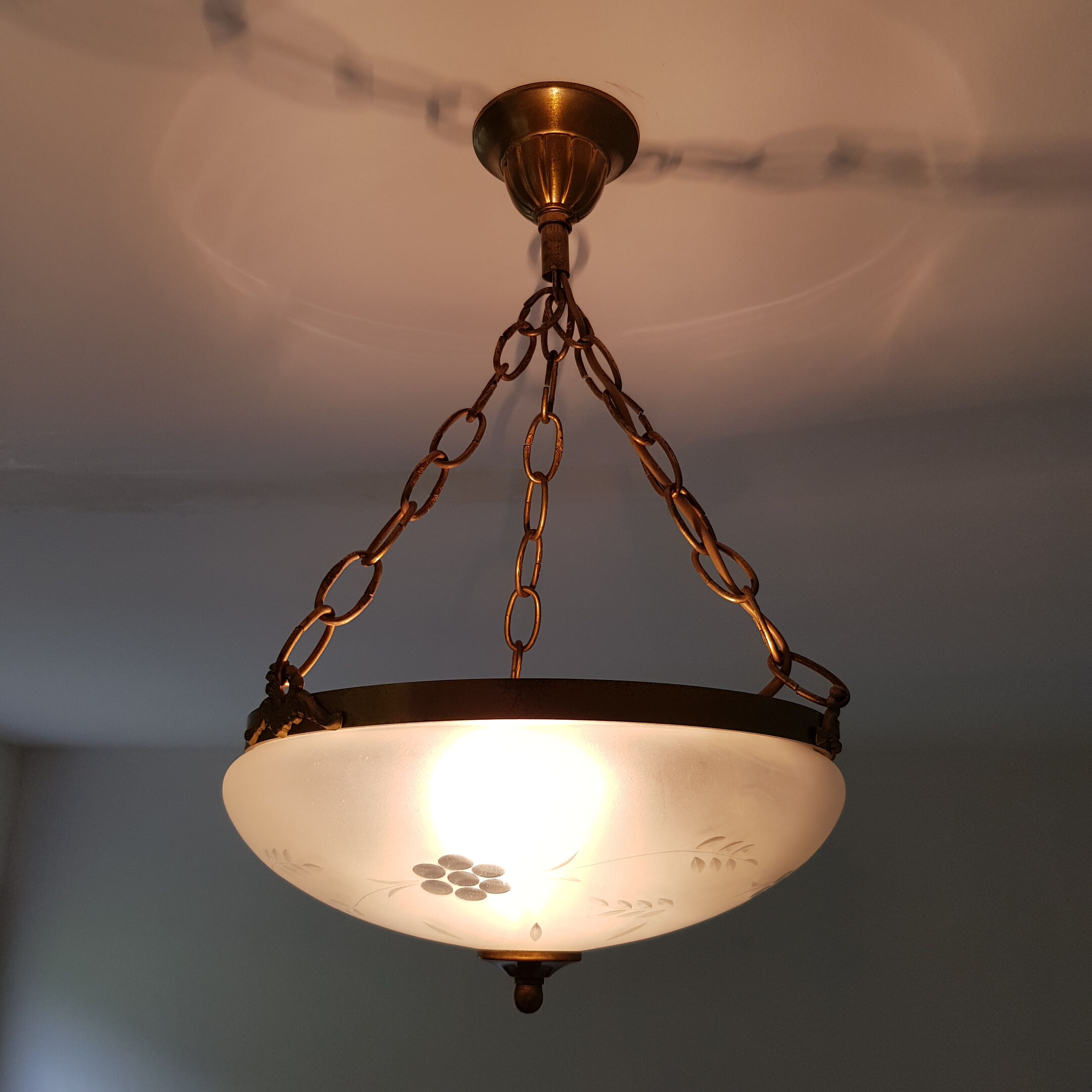 Gilt bronze pendant glass globe cised Napoleon style 3