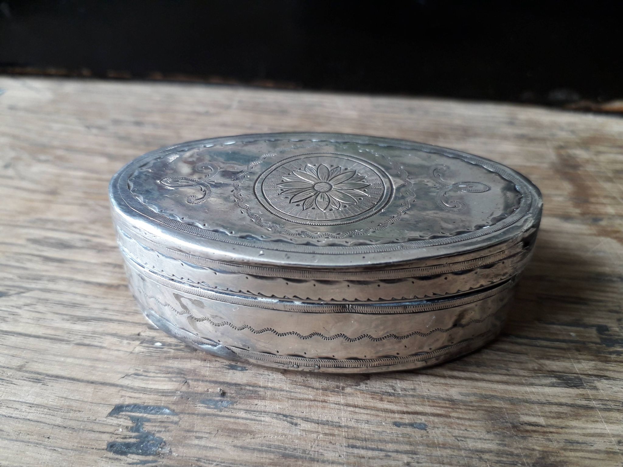 Tabatière de style napoléon III en argent