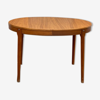 Table extensible de style scandinave