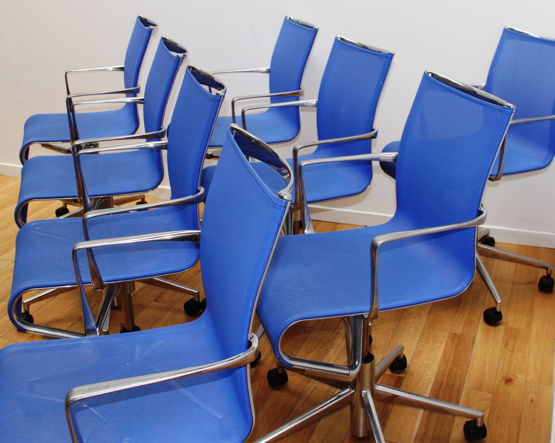 Suite of 8 RollingFrame office chairs, Alias