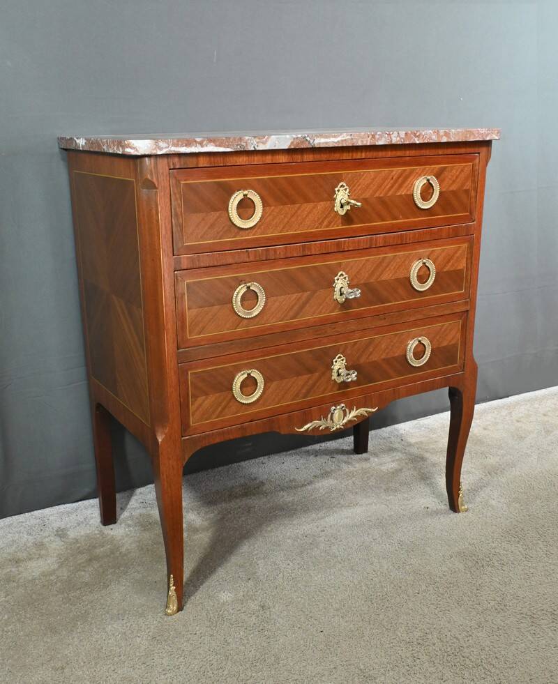 Small Mahogany Chest of Drawers – Part 1 of the 20th Century