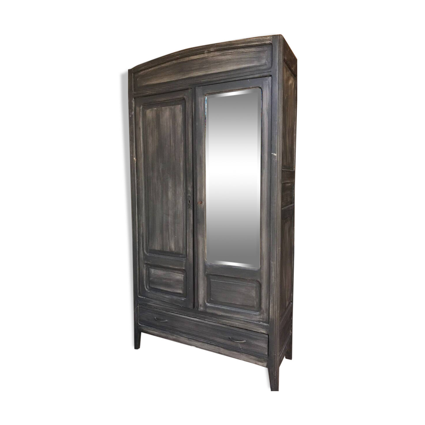 Armoire vintage repeinte en gris Selency