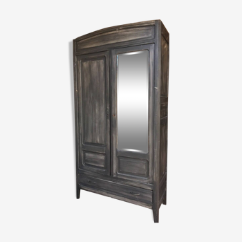 Armoire vintage repeinte en gris