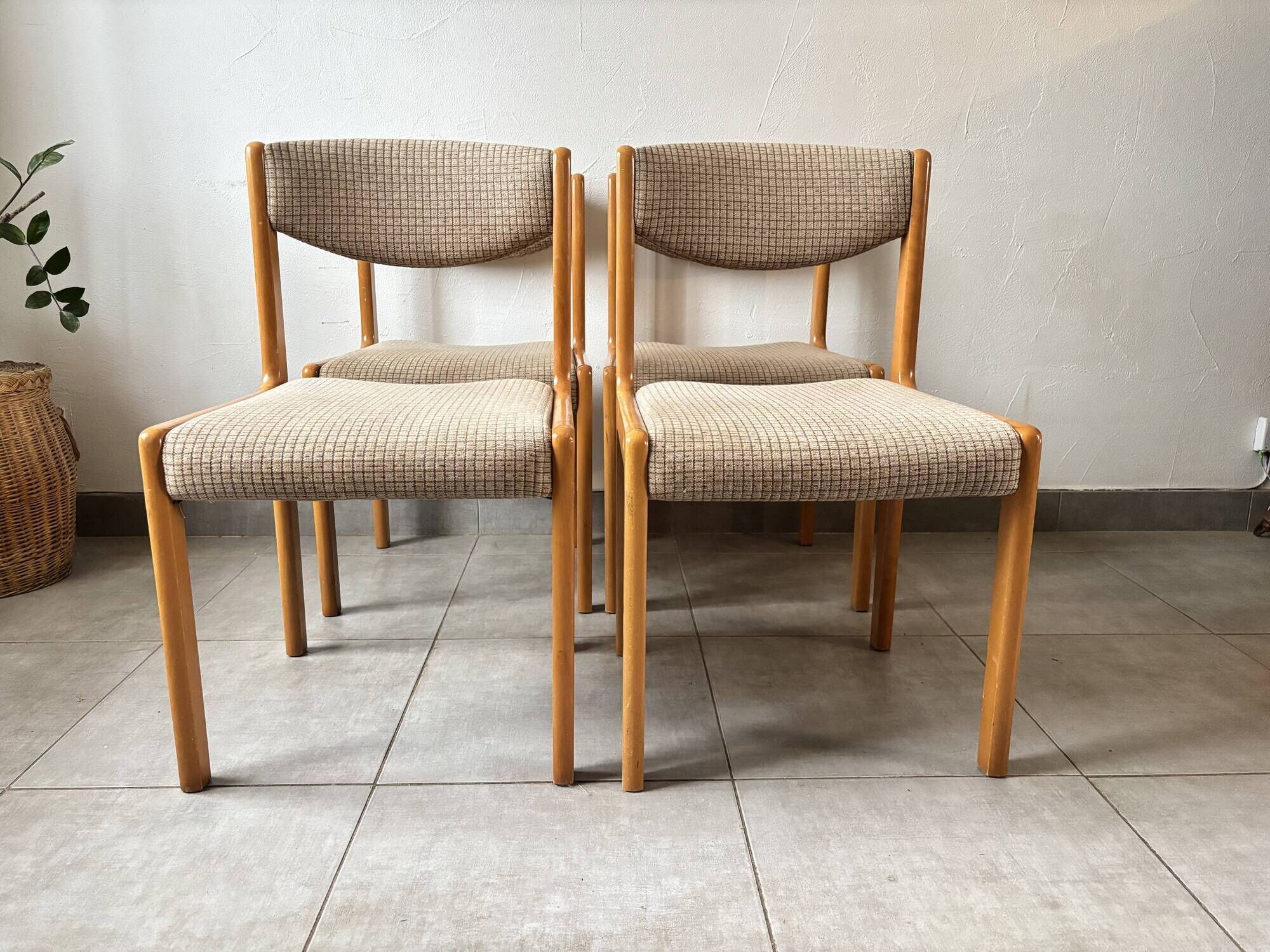 Set of 4 Scandinavian Baumann chairs in solid elm – 1970s