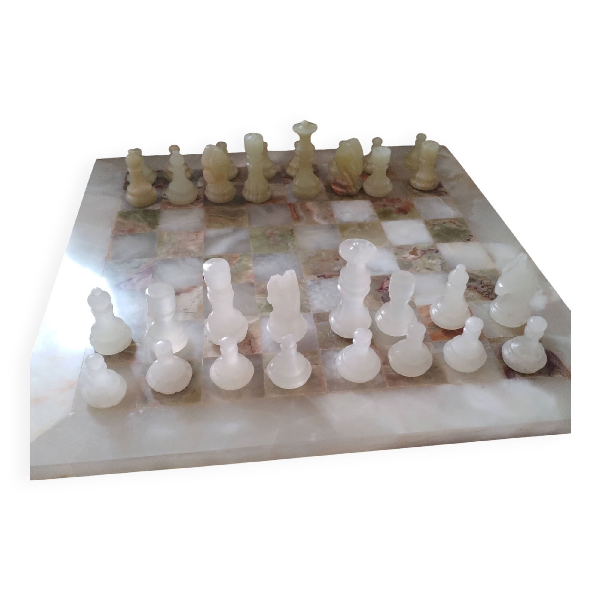 Chess set in onyx and marble