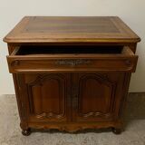 Bahut walnut Louis XV period of the late eighteenth century.