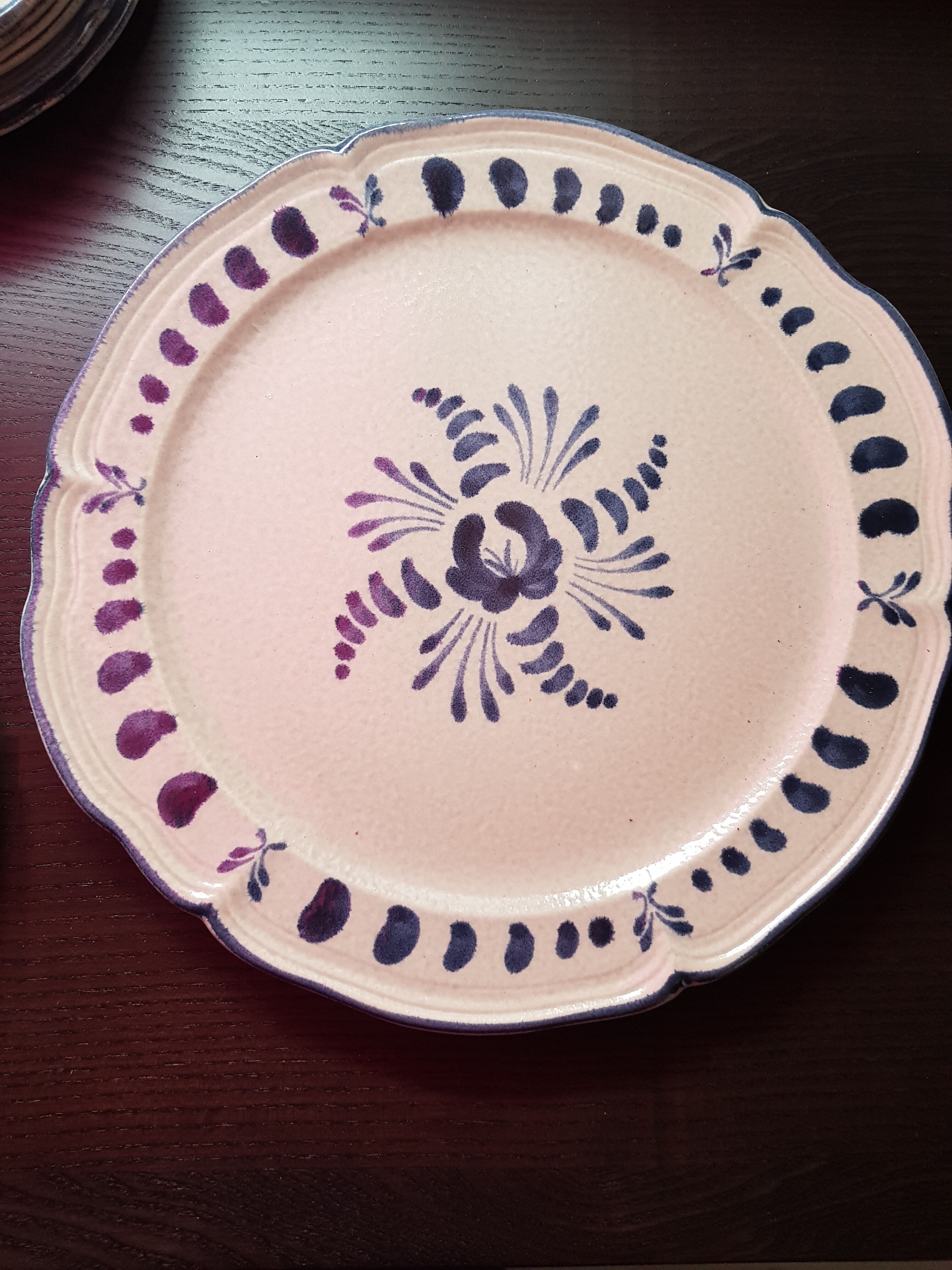 Breton plates with dish