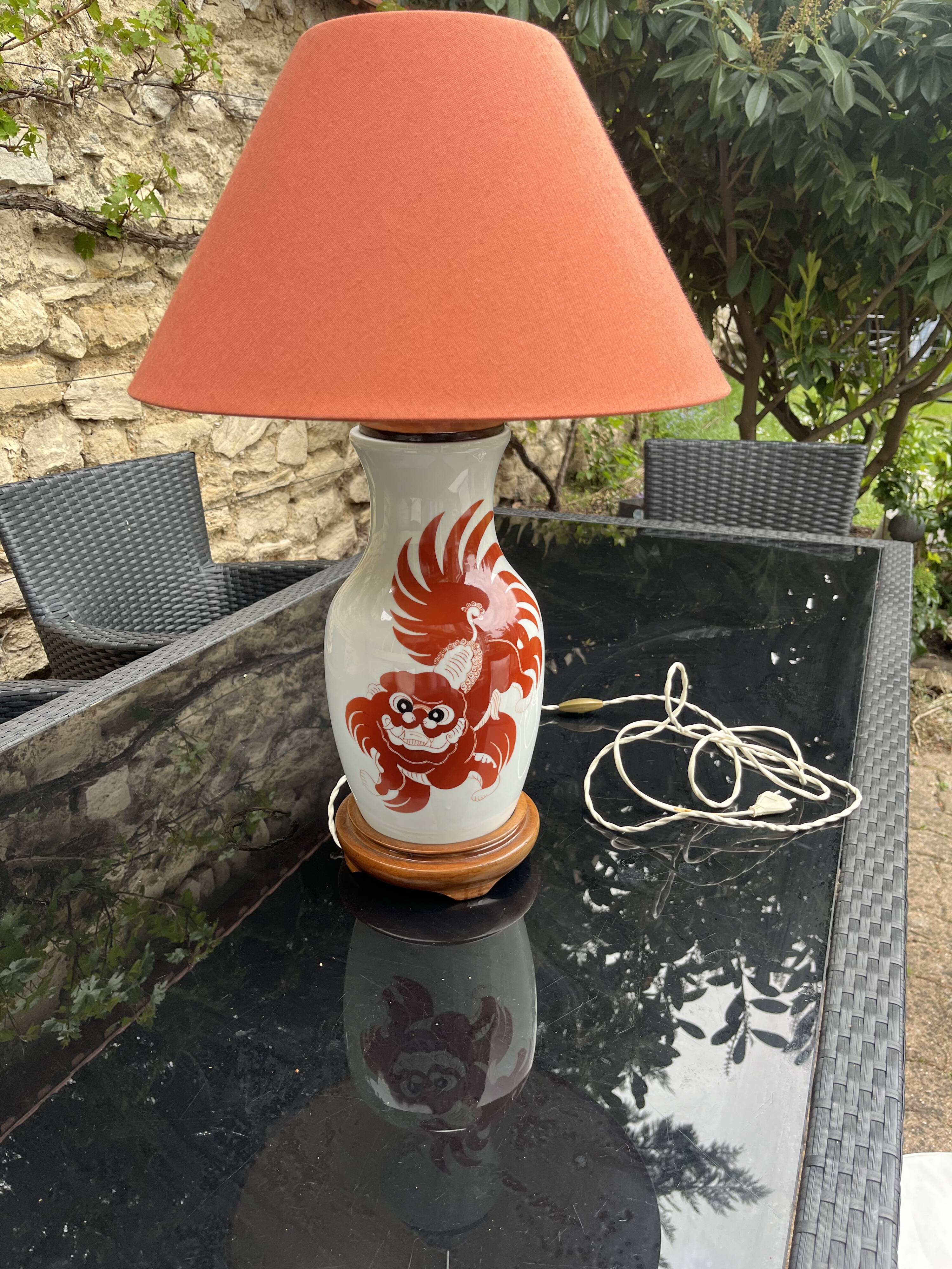 Porcelain table lamp