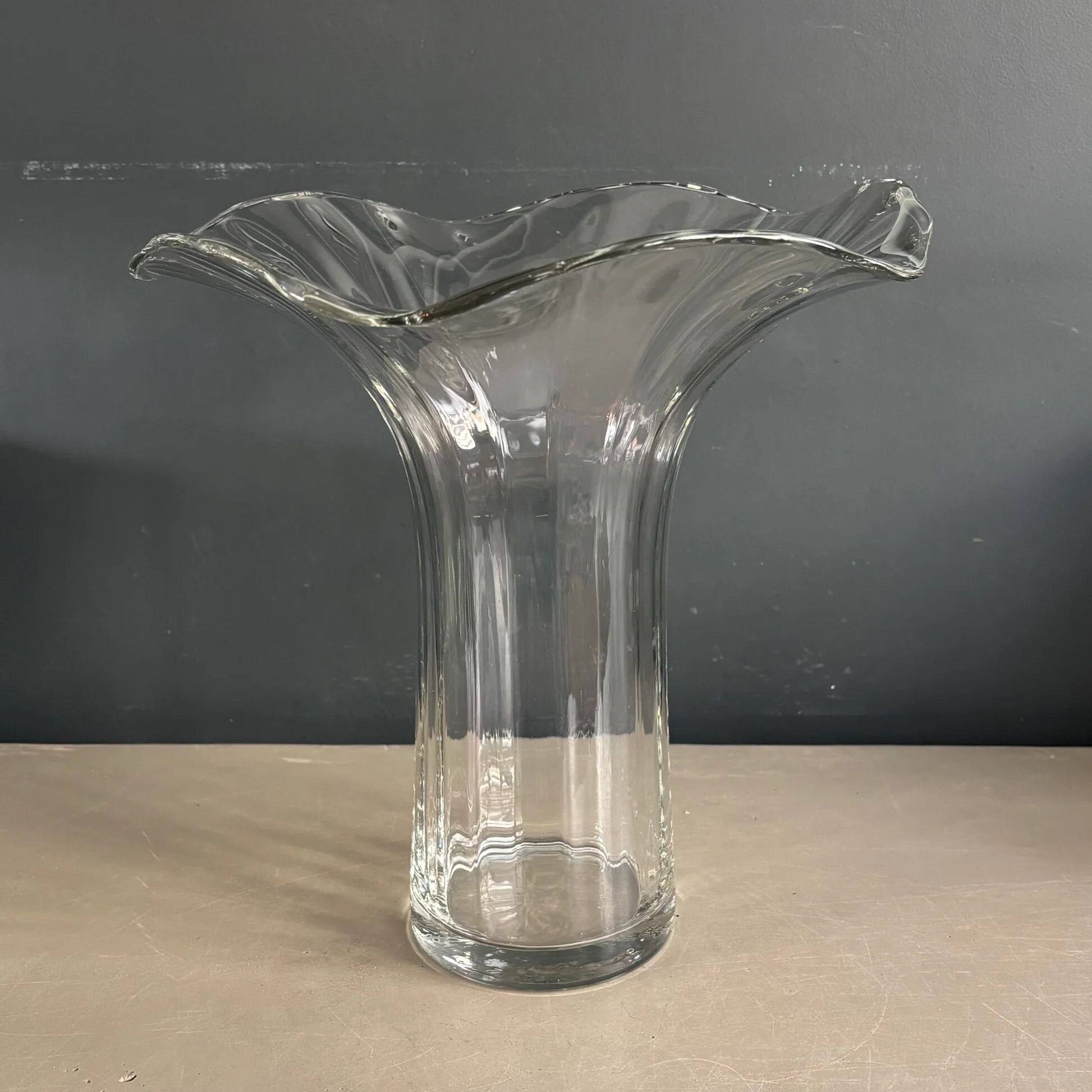 Grand vase en verre évasé - Ref 1348