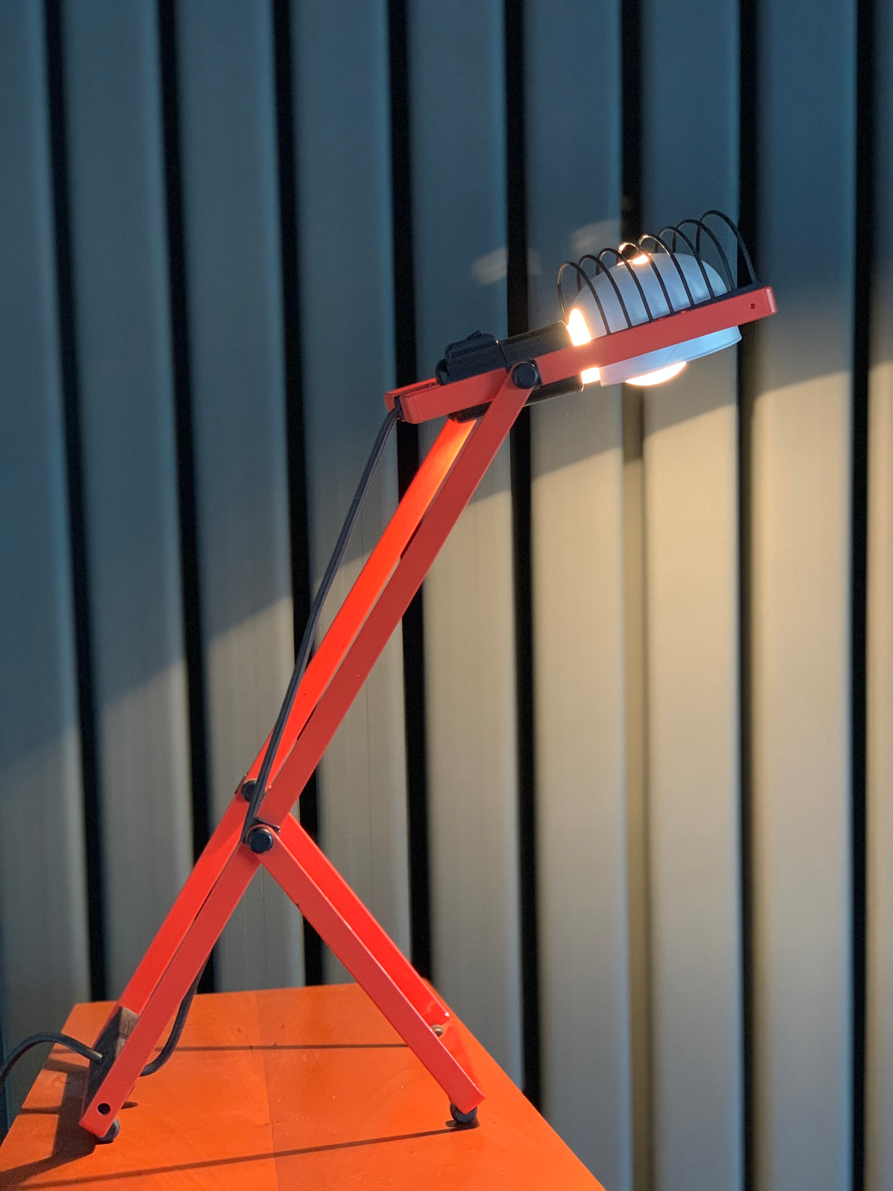 Red lamp model "Sintesi" of tavolo by Ernesto Gismondi for Artemide / Italy 70s