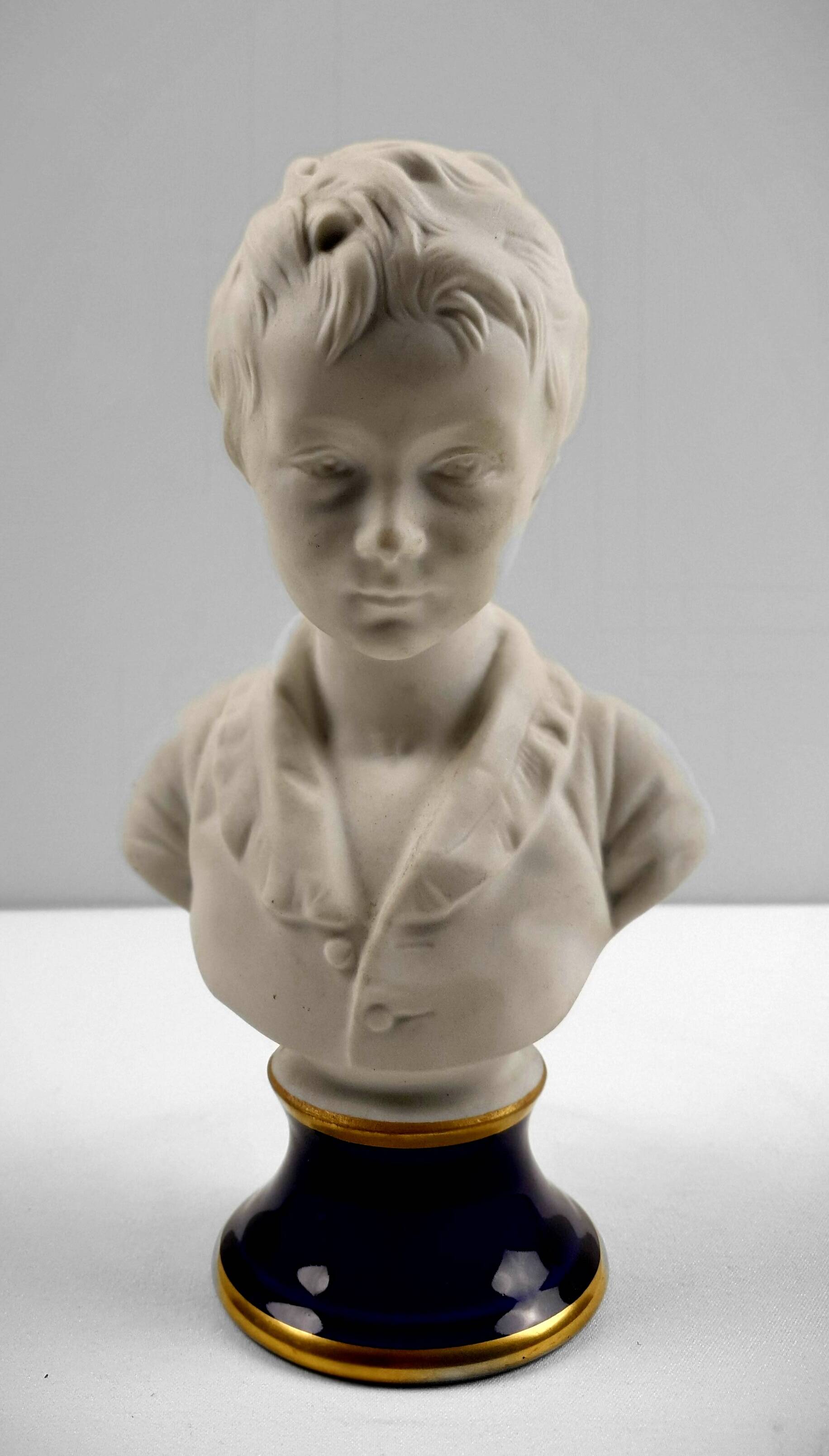 Porcelain children's bust of Limoges Tharaud