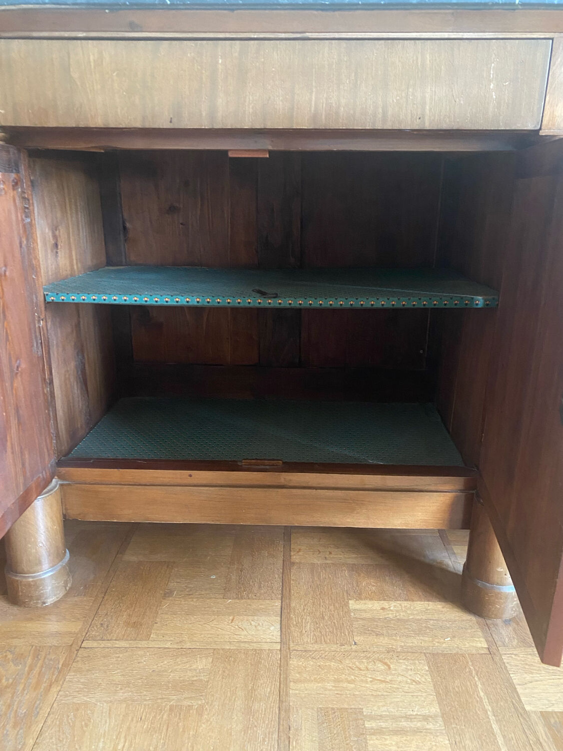 Enfilade Empire period and not style. No shipping.