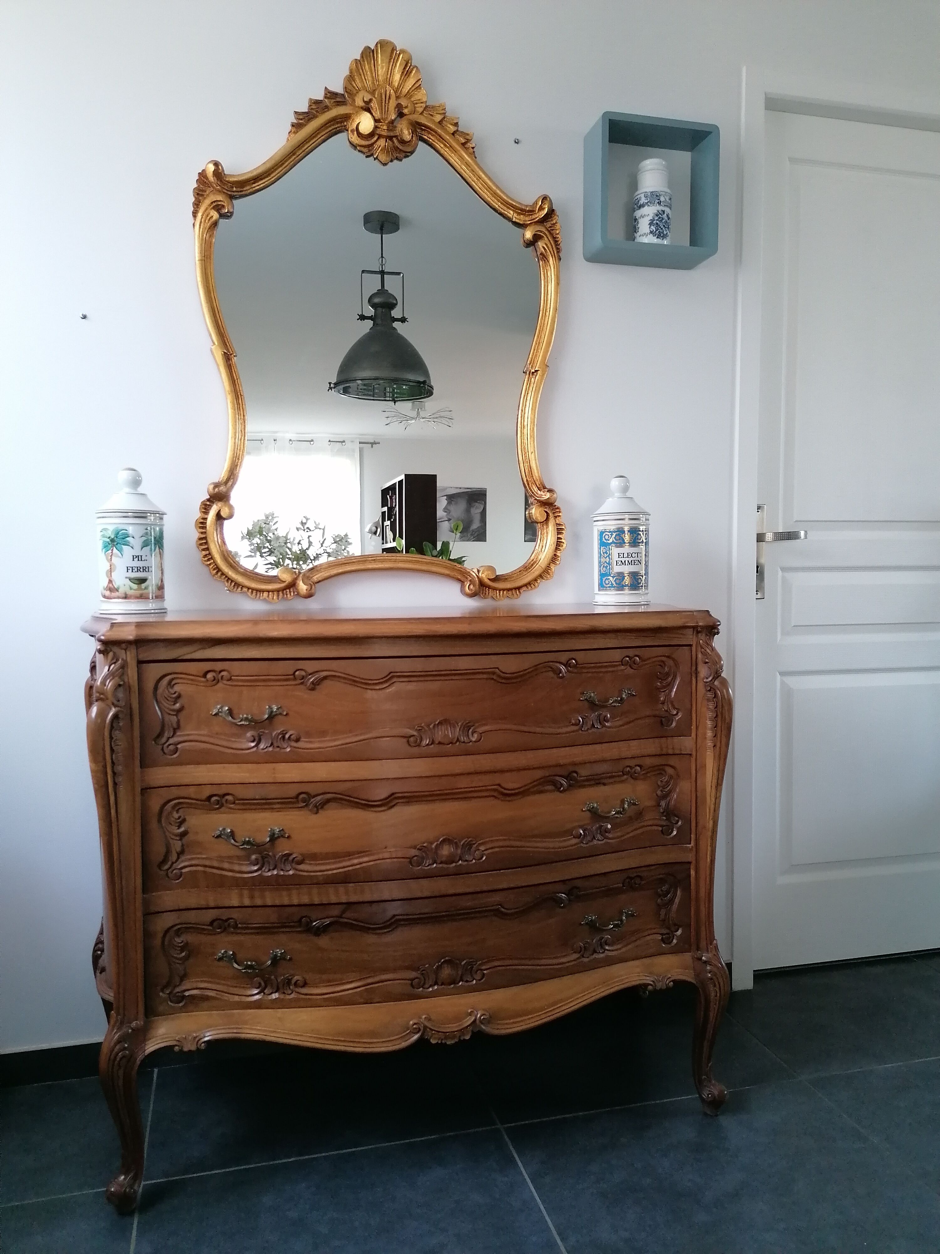 Baroque chest of drawers of italian origin