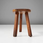 Tabouret en bois rustique sur trépied, France années 1920