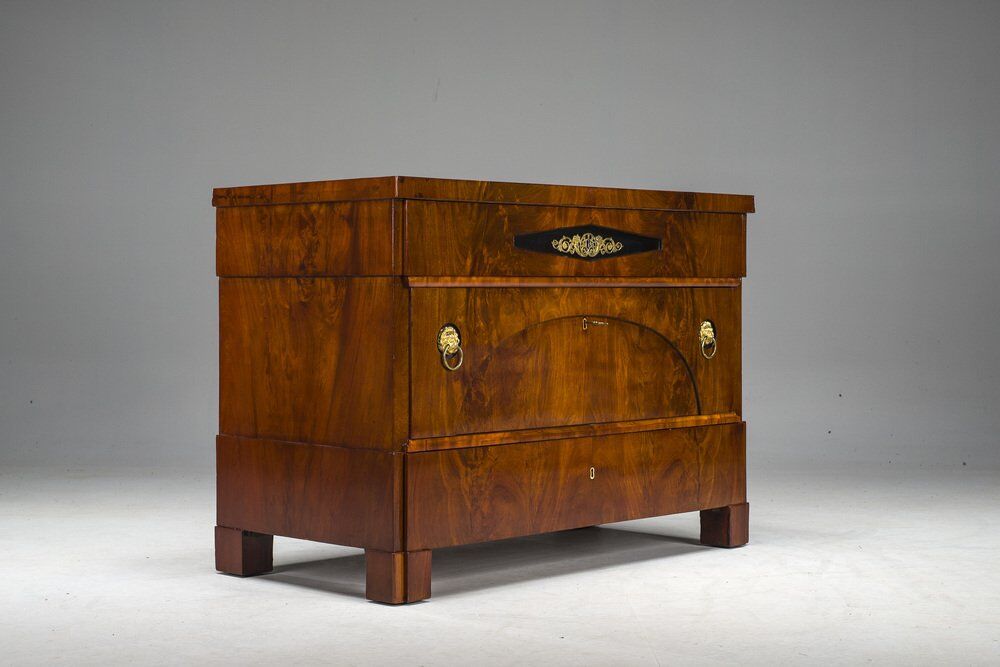 Early 19th century Biedermeier mahogany commodes, 1830s