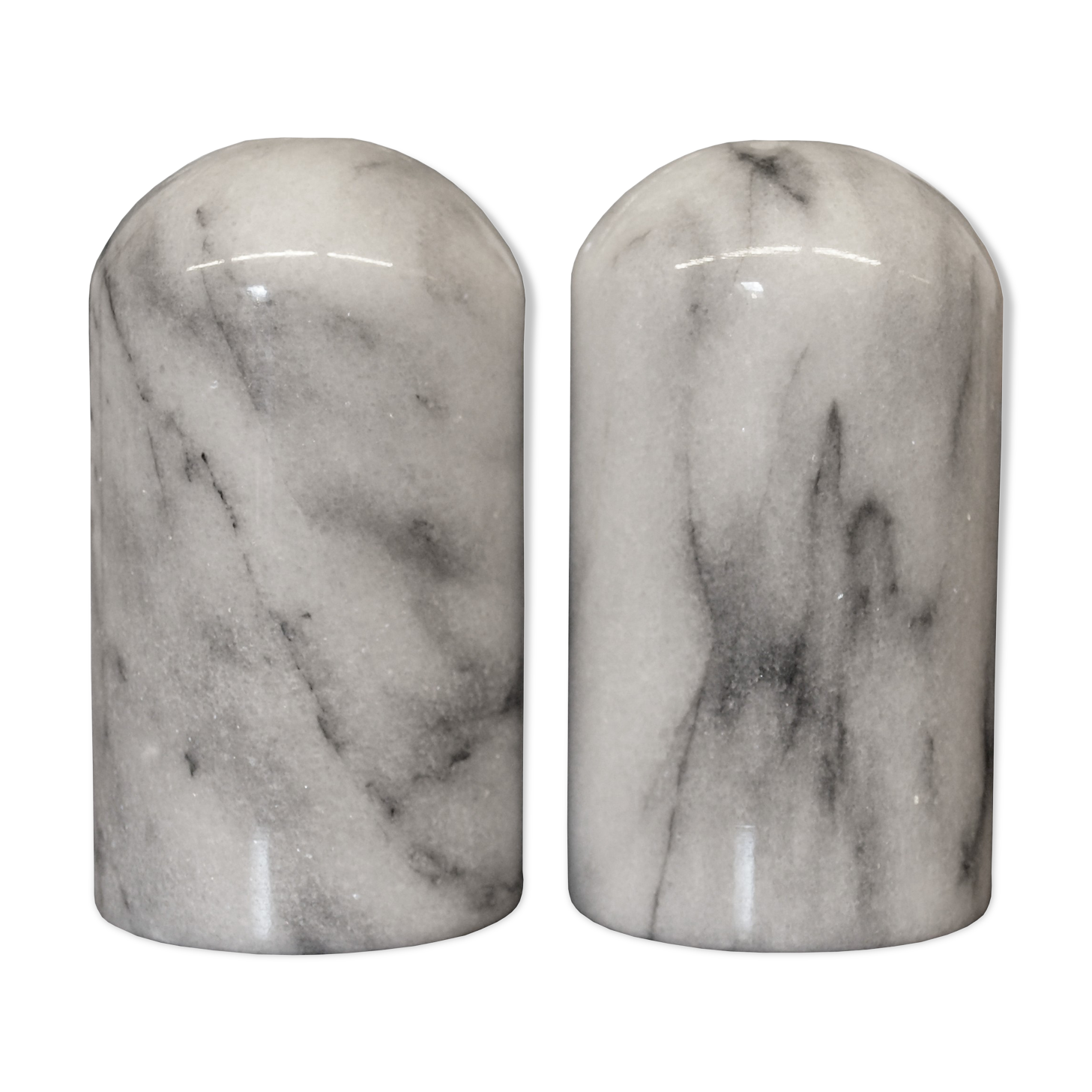 Salt and pepper shaker in Carrara marble
