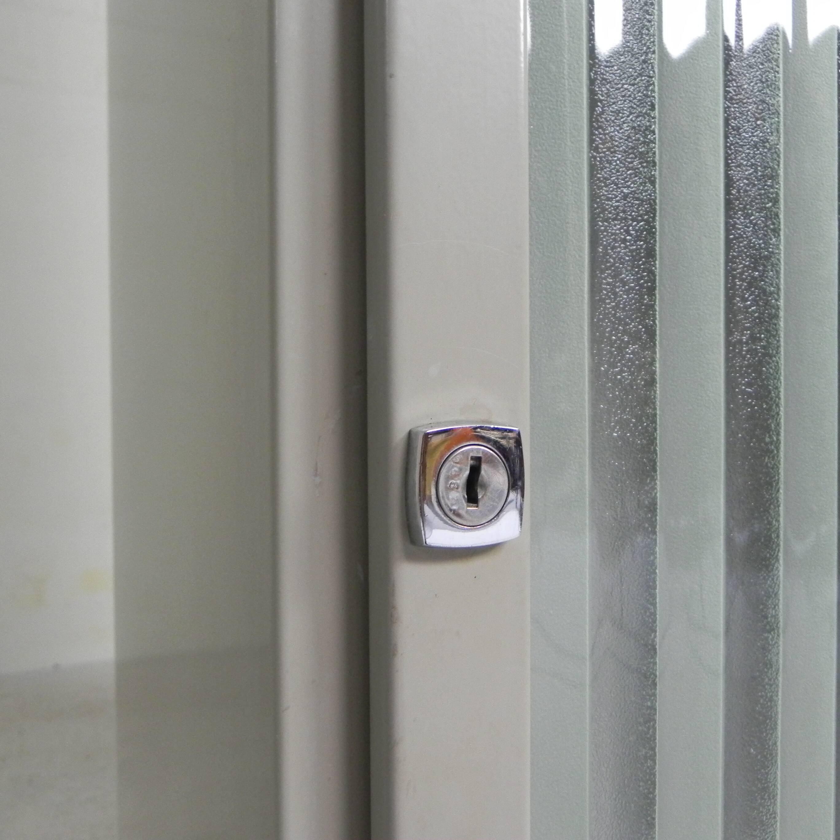 Steel doctor's cabinet, medicine cabinet, Oostwoud, 1960s