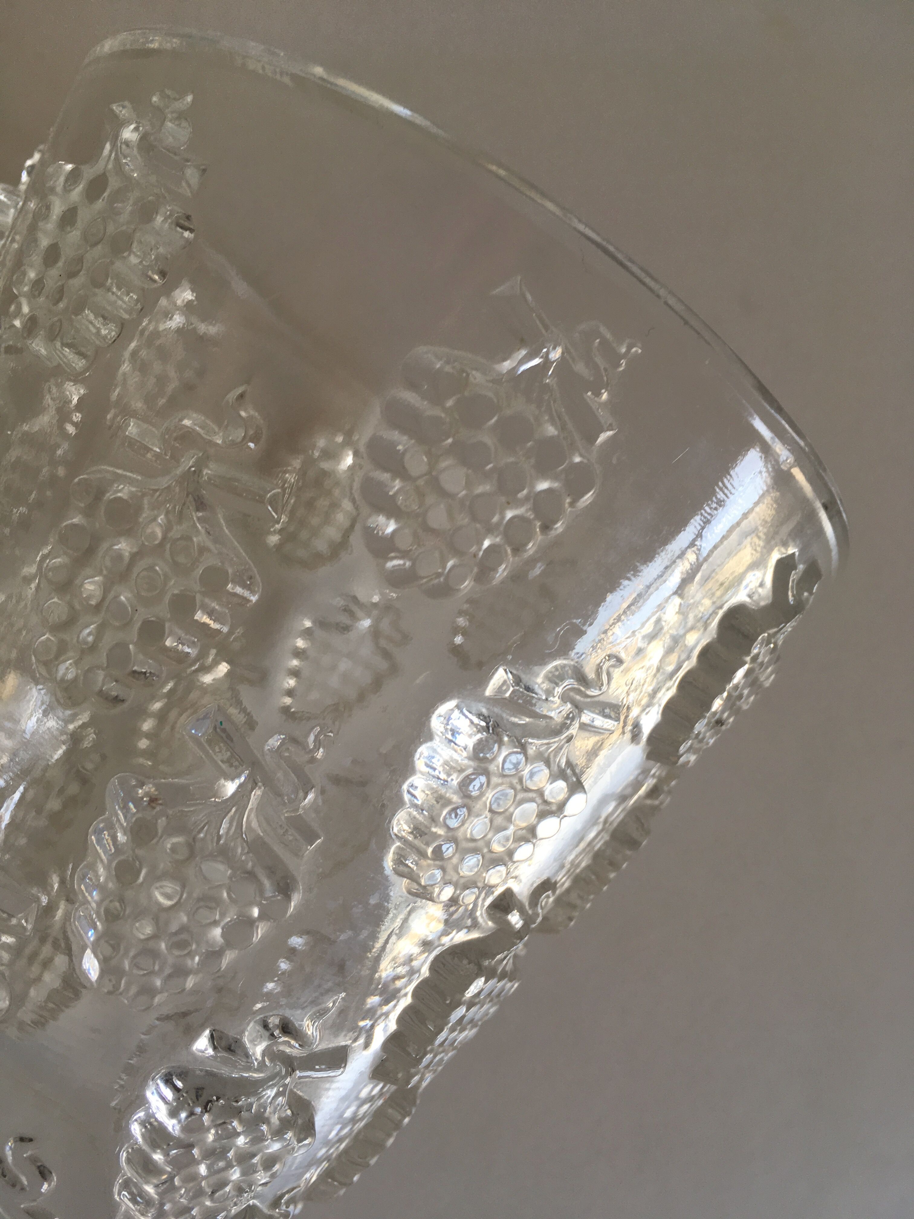 Crystal Lalique vase with grapes décor Malaga 1937