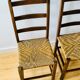 Paire de chaises rustiques en bois et assises paillées