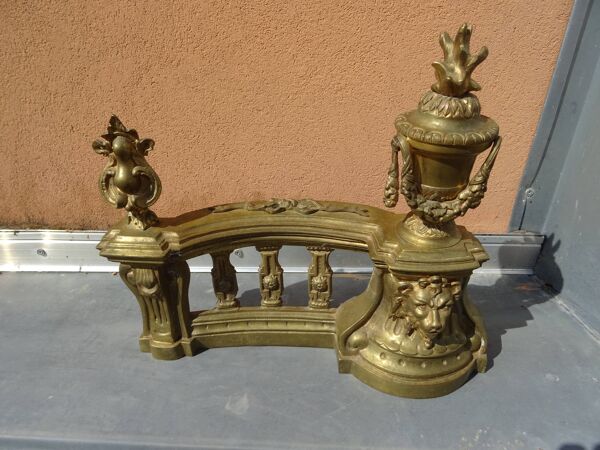 Ensemble de 3 pièces chenets et barre de cheminée en bronze xixème