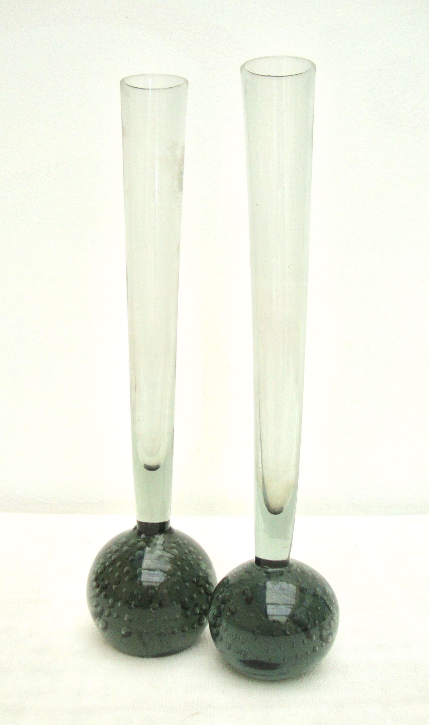 Set of 2 bubbled blown glass vases
