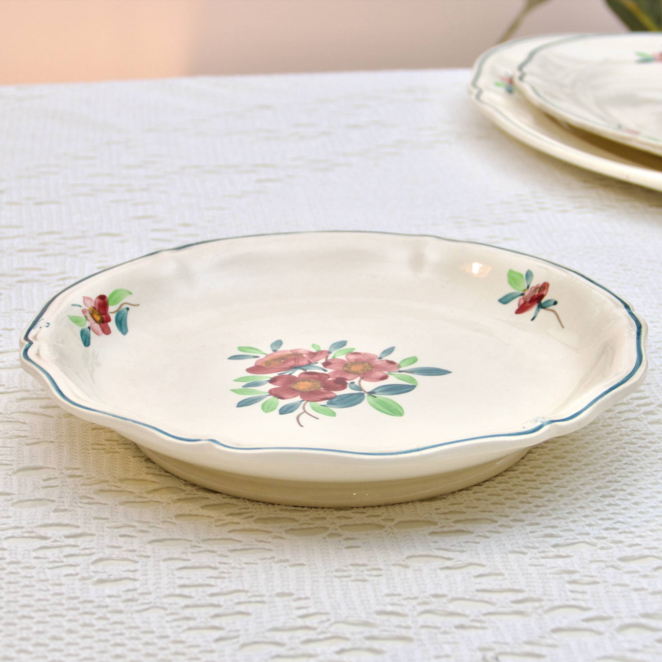 Dish on pedestal 19th century Sarreguemines Amazonas