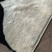 Moroccan rug in natural wool 250cm x 150cm