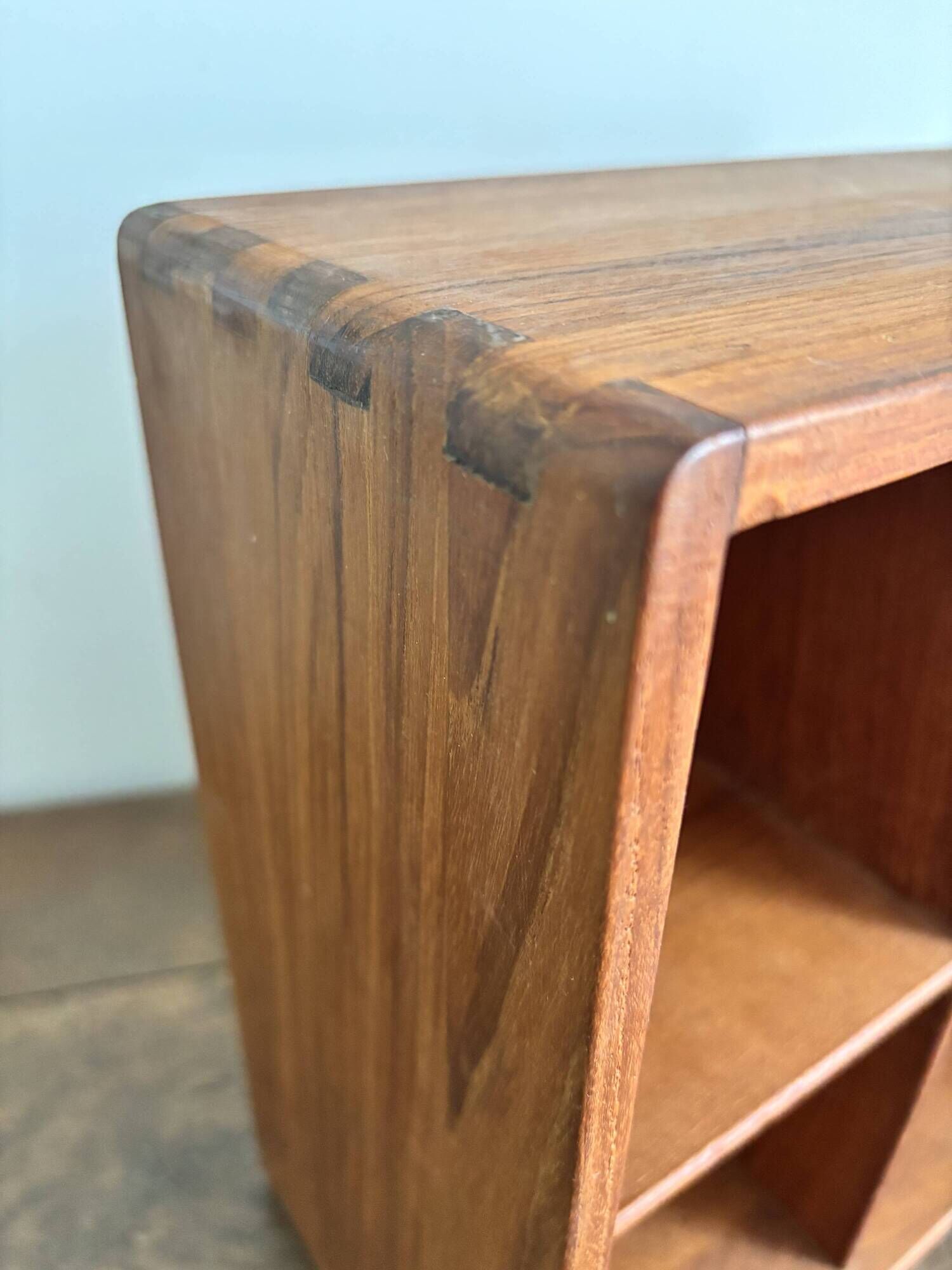 Vintage wall shelf in Scandinavian/Danish teak – 6 compartments – 1960s