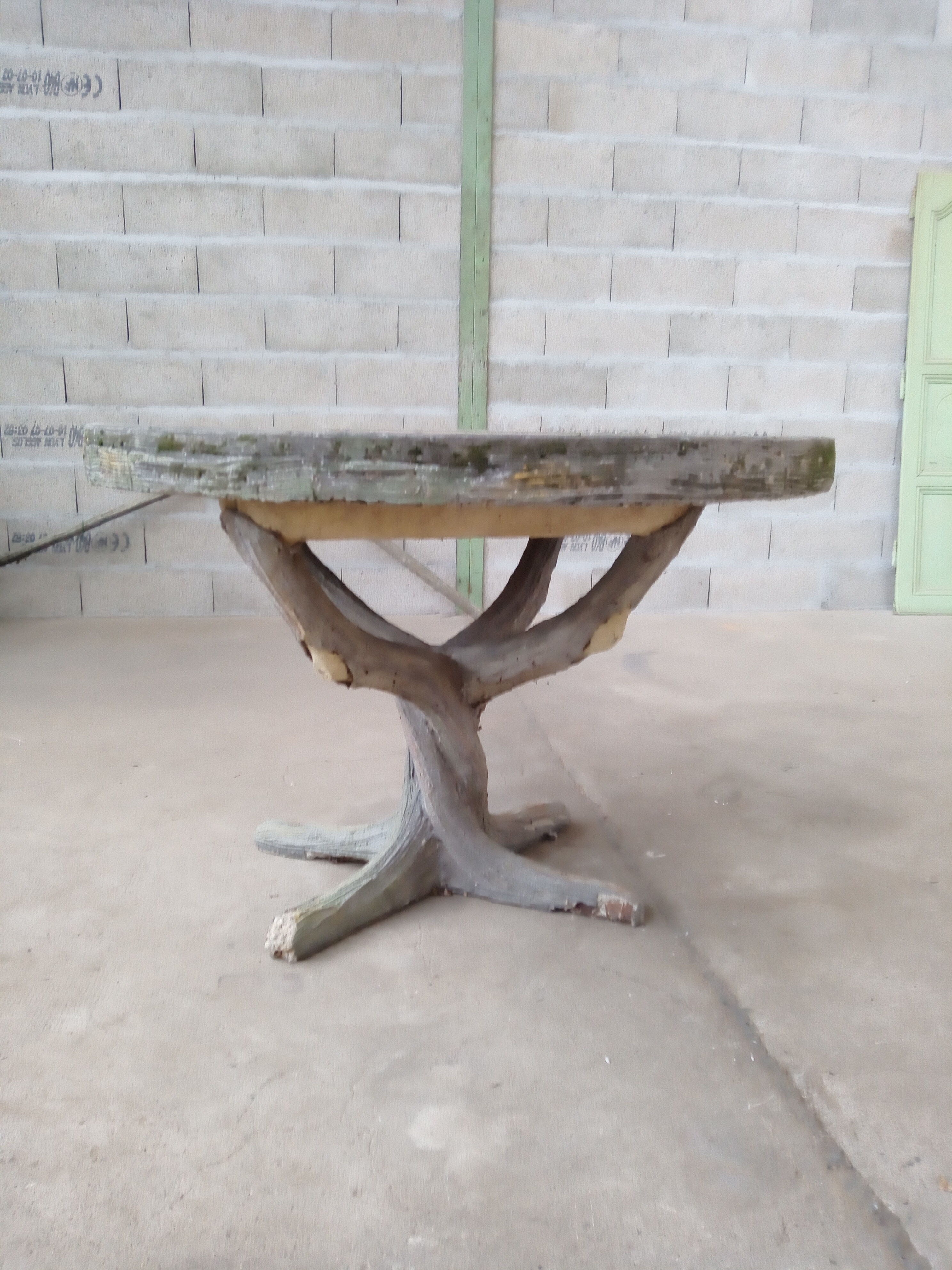 Table de jardin en ciment