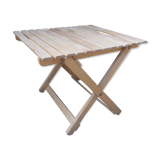 Folding table